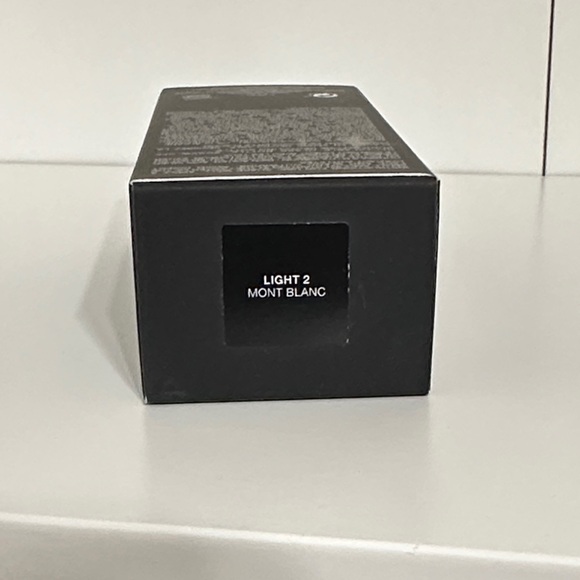 Light 2 Mont Blanc—NARS Light Reflecting Foundation - Picture 7 of 15